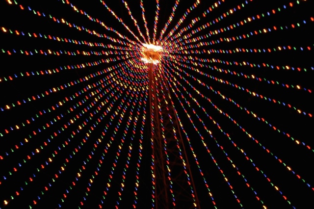 Hildebrand Christmas ScreenSaver/640x480_2005-12-22-31 Trail of Lights.jpg